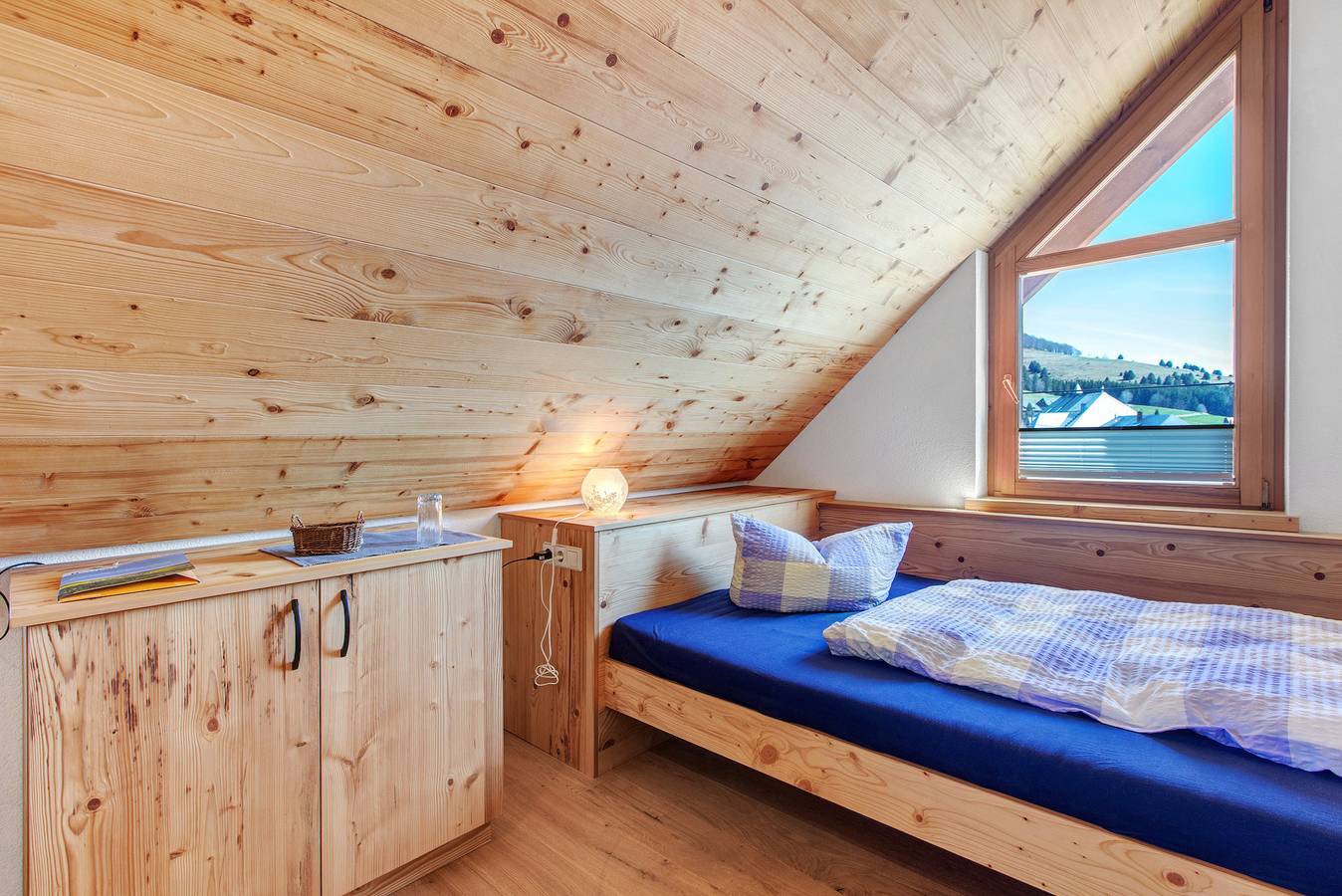 Zimmer 'Lärche' mit Bergblick und Wi-Fi in Bernau im Schwarzwald, Südschwarzwald