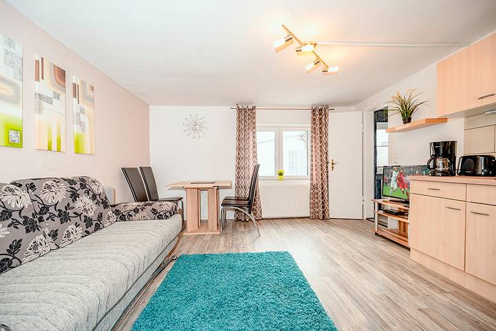 Bungalow für 4 Personen, mit Terrasse und Garten