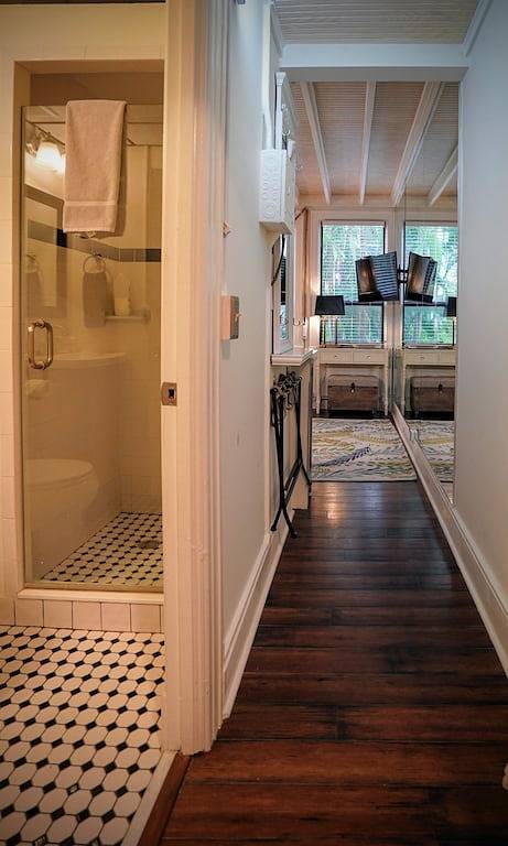 Ganze Wohnung, Palm Beach Island Petite Retreat 1 Block zum Strand! in Palm Beach, Palm Beach County