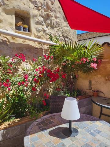Gîte pour 7 personnes, avec terrasse à Florensac