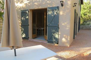 Gîte pour 6 personnes, avec terrasse et jardin à Allemagne-en-Provence