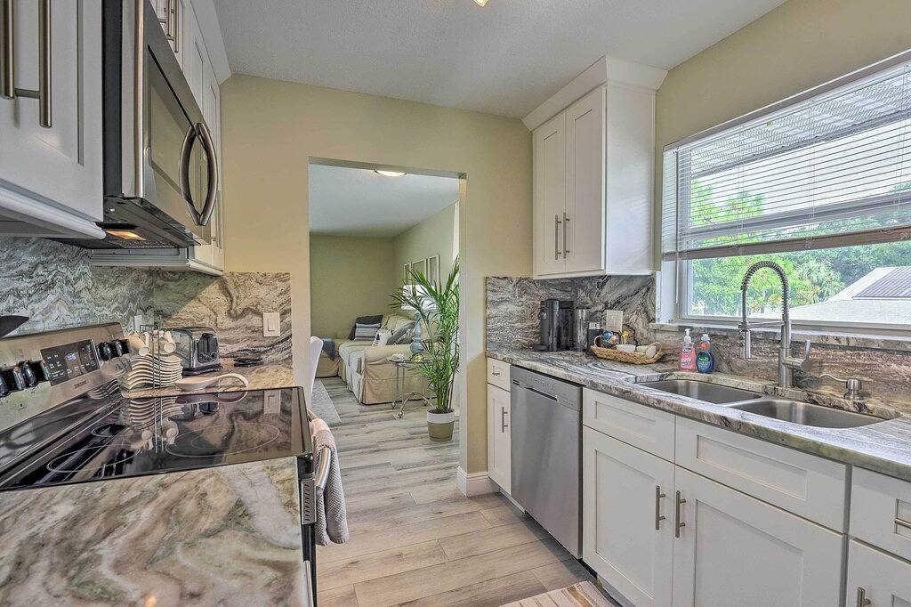 Ganze Wohnung, 3 Blocks to the Coast! Cozy Sarasota Retreat in Sarasota, Sarasota County