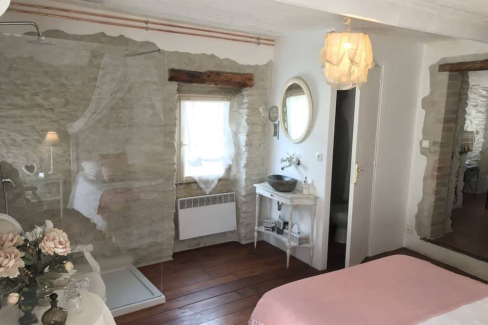 Appartement entier, Gîtes 6 pers. dans maison de carractère du Xviiième, piscine et jardin, rivière in Chamborigaud, Parc national des Cévennes