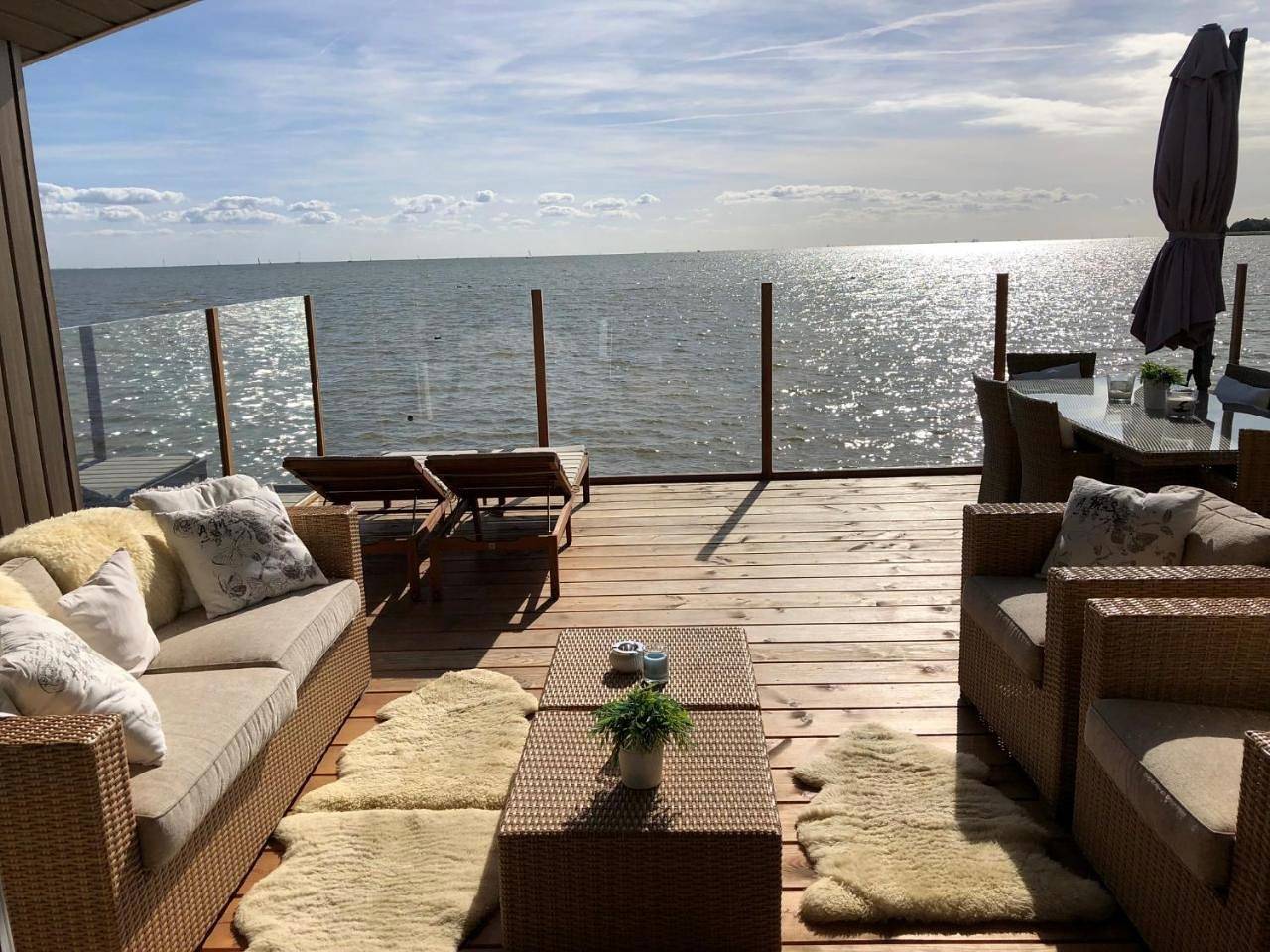 Three-Bedroom Chalet in Bovenkarspel, Markermeer