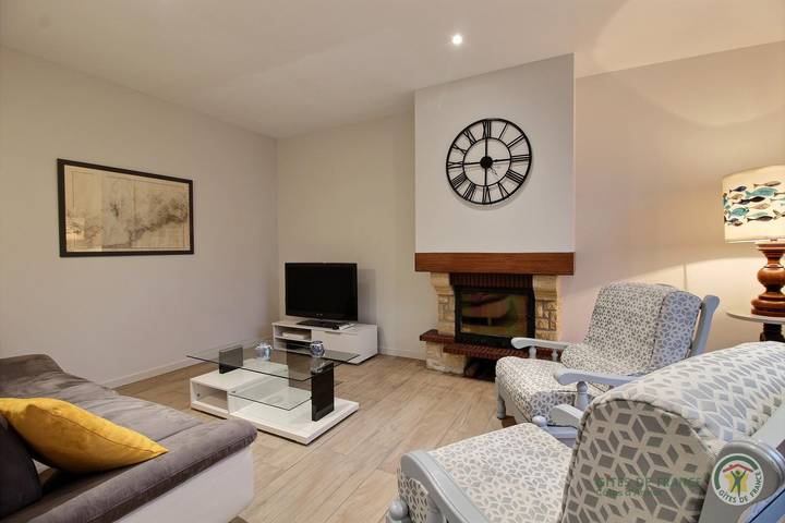 Gîte pour 5 personnes, avec terrasse et jardin dans Port Blanc (Penvénan) - 2