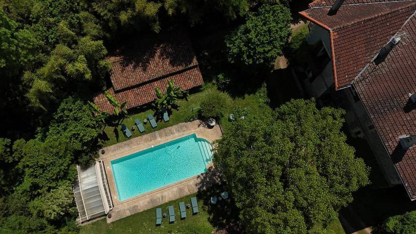 Chambre d’hôte pour 2 personnes, avec Terrasse et Jardin ainsi que Piscine et Vue