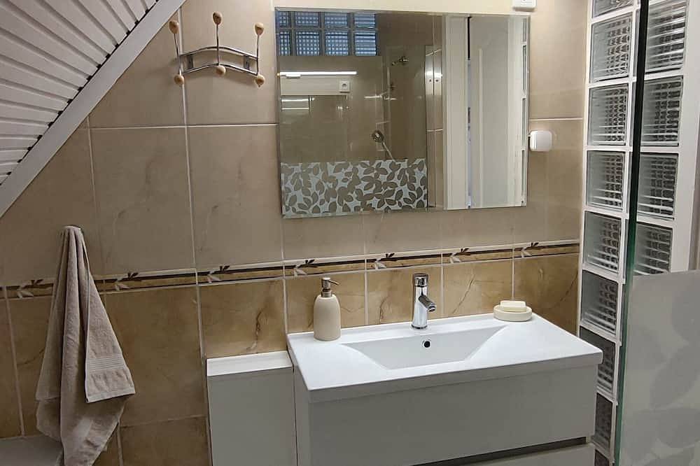 Ganze Wohnung, Charming 2-bedroom, family friend cottage with Wifi and Ac in fabulous Miskolc in Mischkolz, Borsod-Abaúj-Zemplén megye