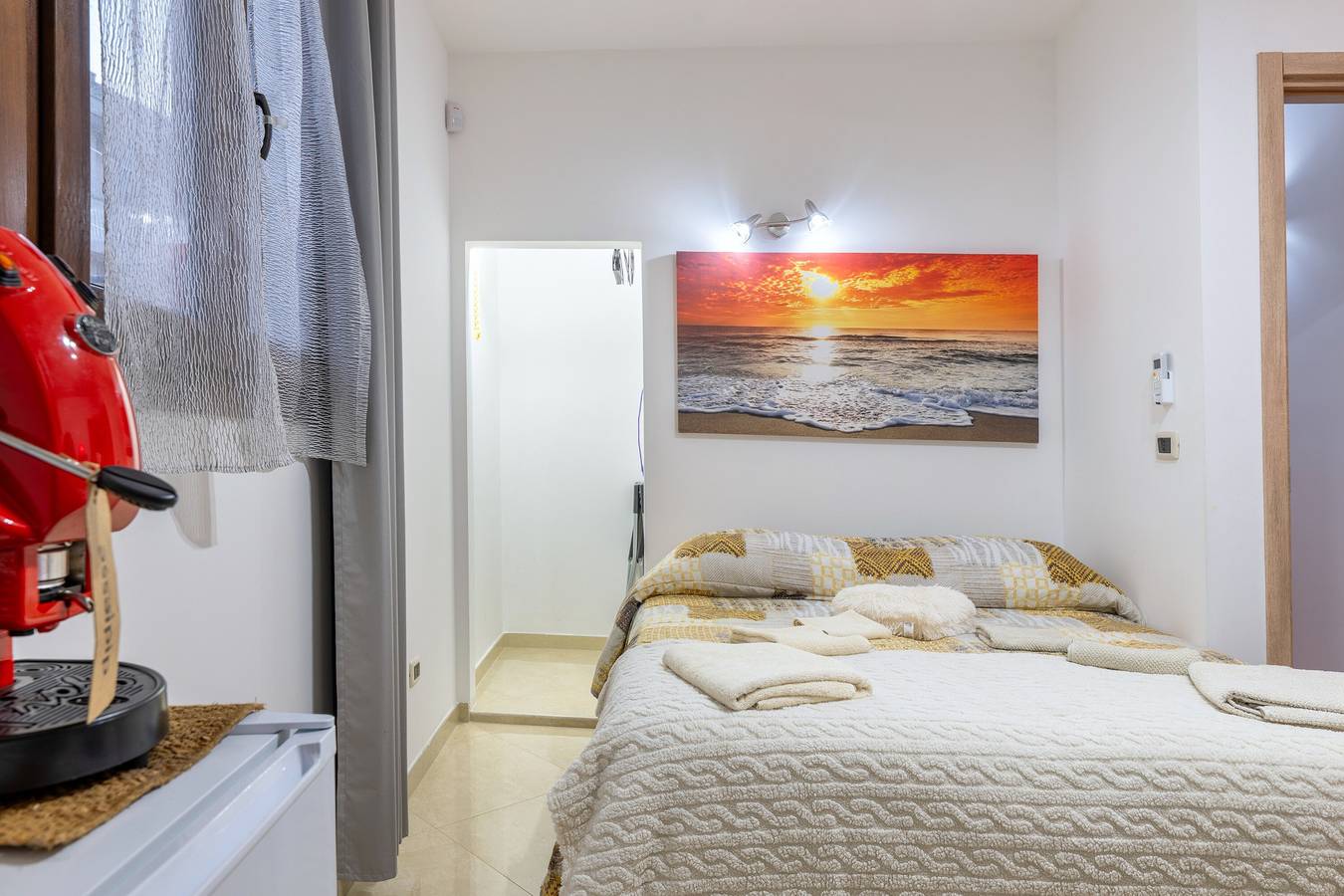 Appartamento intero, Appartamento 'L'aurora' con terrazza condivisa, Wi-Fi e aria condizionata in San Vito dei Normanni, Salento