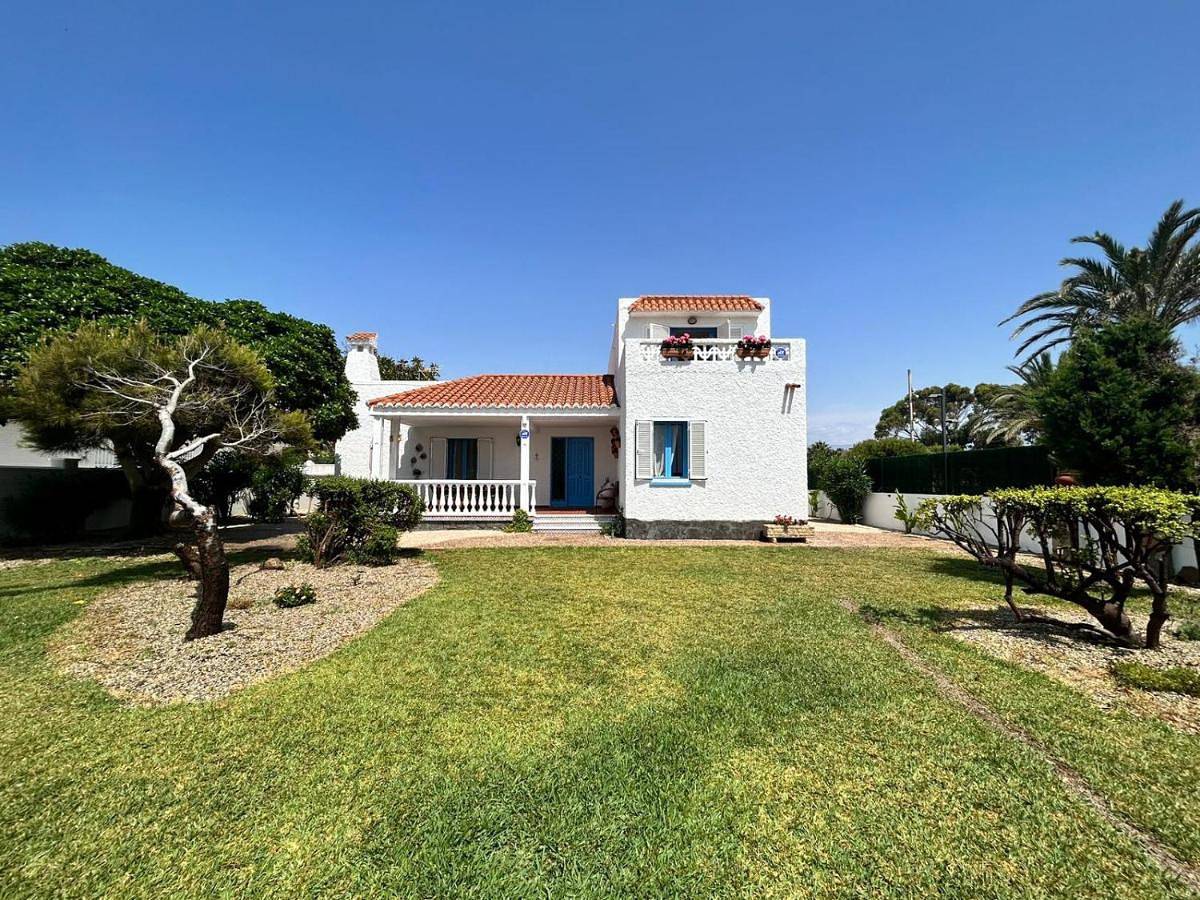Four-Bedroom House in Playa La Bajadilla, Roquetas de Mar