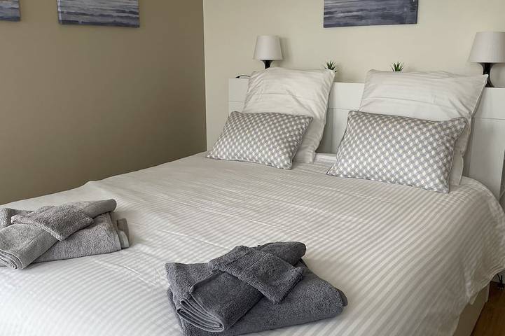 Appartement entier, Appartement rénové vue mer, plage et falaises in Veulettes-sur-Mer, Région de Dieppe