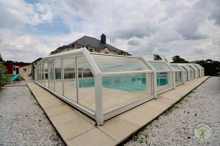 Gîte pour 6 personnes, avec Terrasse et Jardin ainsi que Piscine et Vue à Guipry-Messac