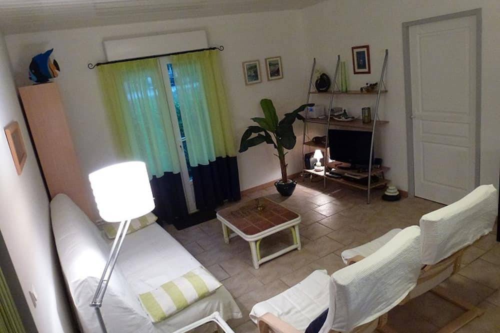 Recent house near to the sea in Sisco, Cap Corse