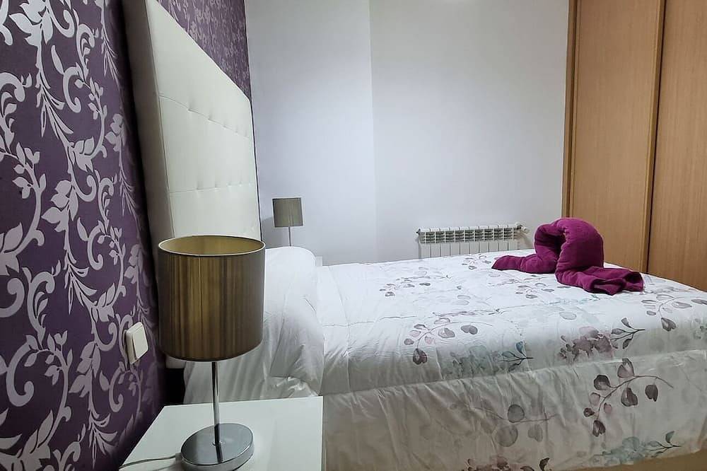 Entire apartment, El Toboso Apartment in Alcalá de Henares, Madrid Province