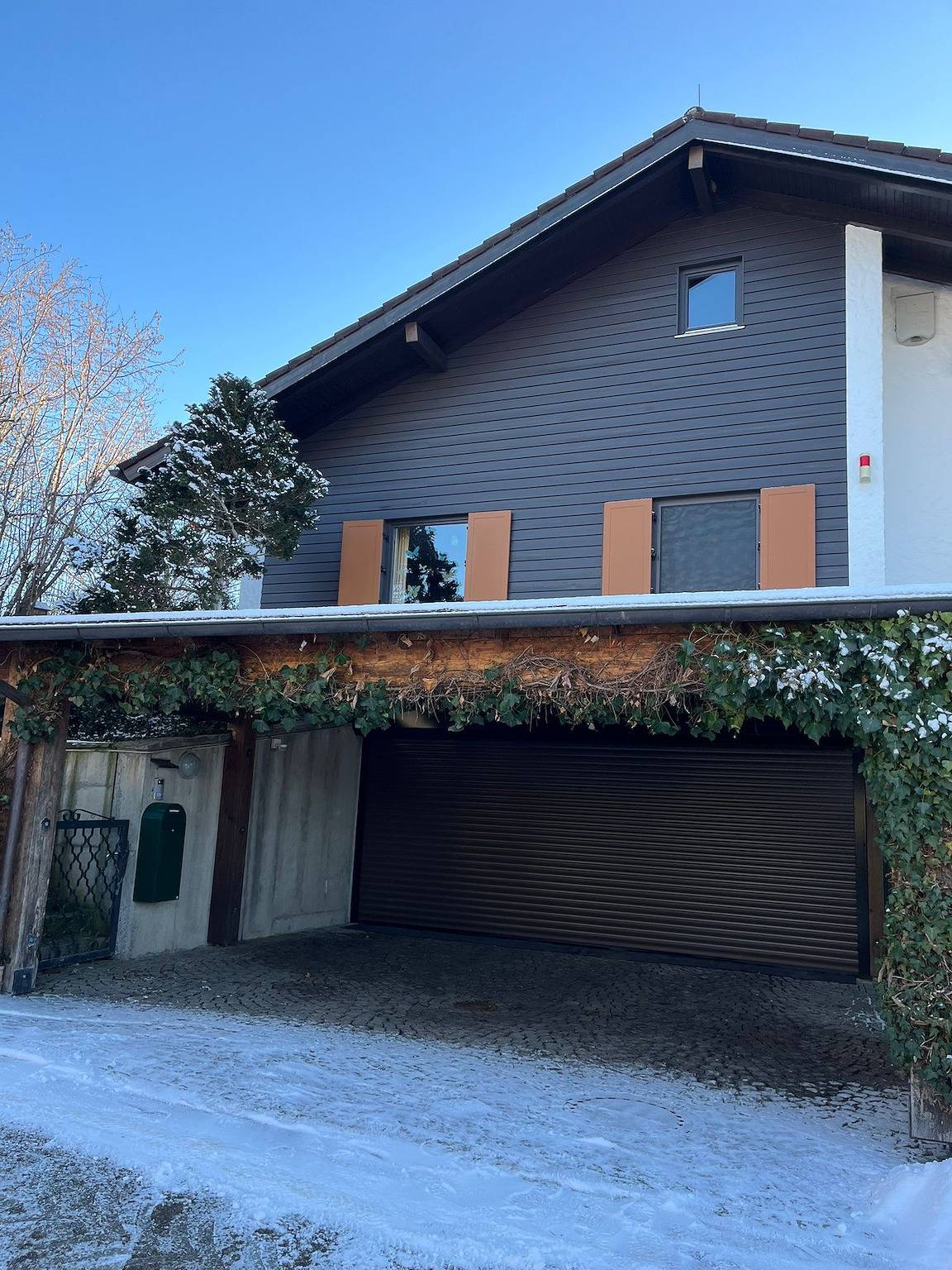 Ganze Ferienwohnung, Landhausvilla Watzmannblick - Apartment Watzmannblick im Dachgeschoss mit Balkon in Saaldorf-Surheim, Rupertiwinkel