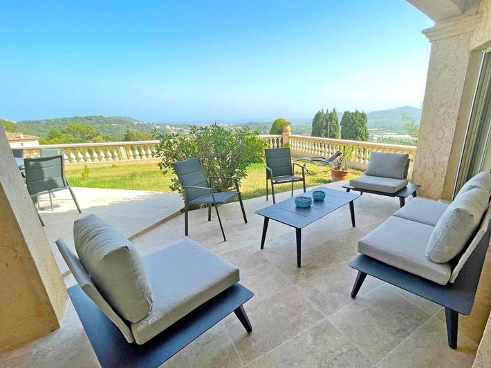 Location de vacances pour 14 personnes, avec jardin ainsi que jacuzzi et piscine, adapté aux familles à La Roquette-sur-Siagne - 3