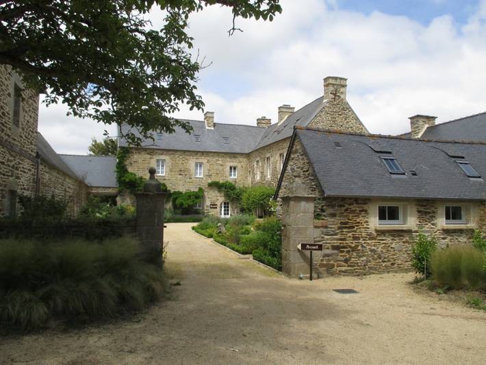Gîte pour 6 personnes, avec piscine ainsi que jardin et terrasse à Langoat - 2