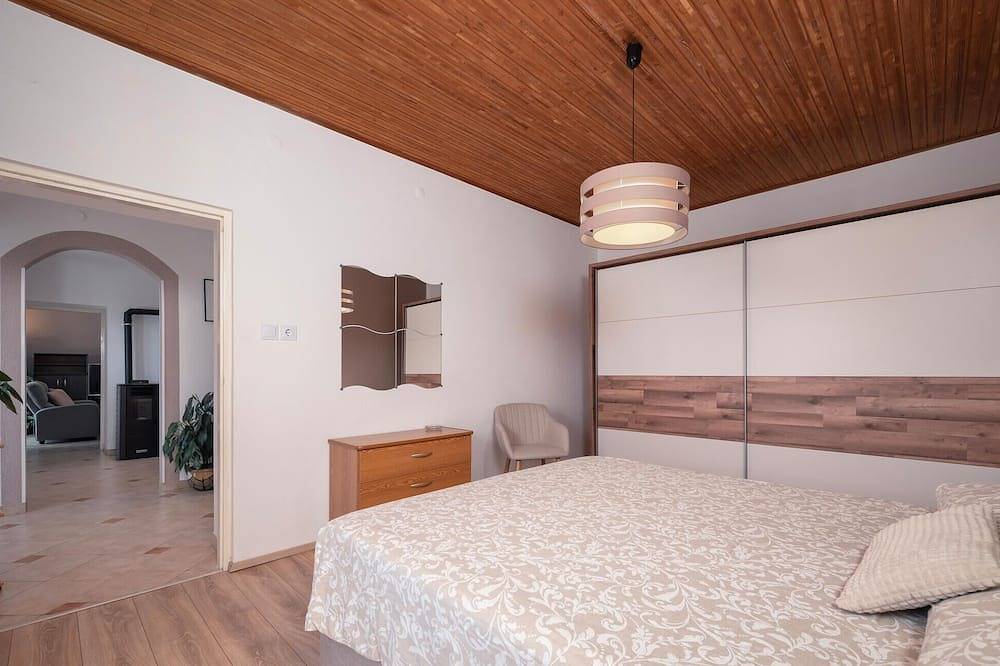 Apartamento entero, Precioso apartamento de 2 dormitorios. in Rabac, Labin-Rabac