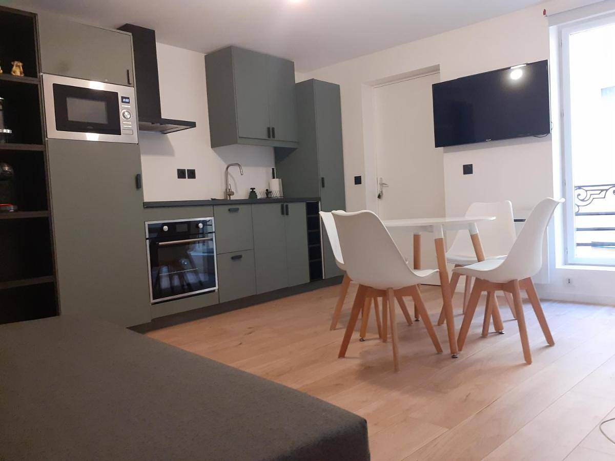 Appartement entier, One-Bedroom Apartment in Saint-Germain-en-Laye, Yvelines