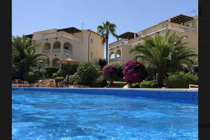 Ferienwohnung für 4 Personen, mit Pool und Balkon sowie Garten - 1