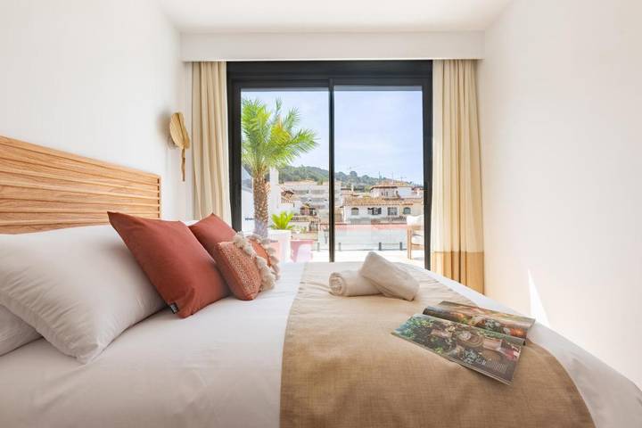 Apartamento de vacaciones para 4 personas, con terraza además de piscina y vistas - 1