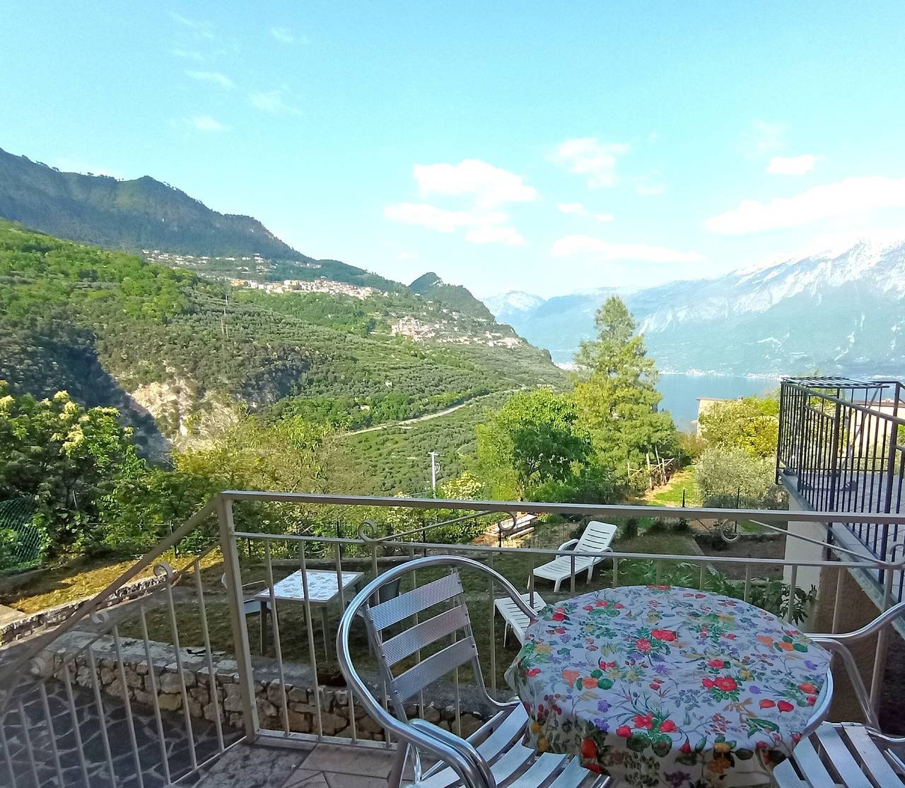 Appartamento intero, Appartamento 'El Pià' con vista lago e giardino privato in Tignale, Prealpi Gardesane