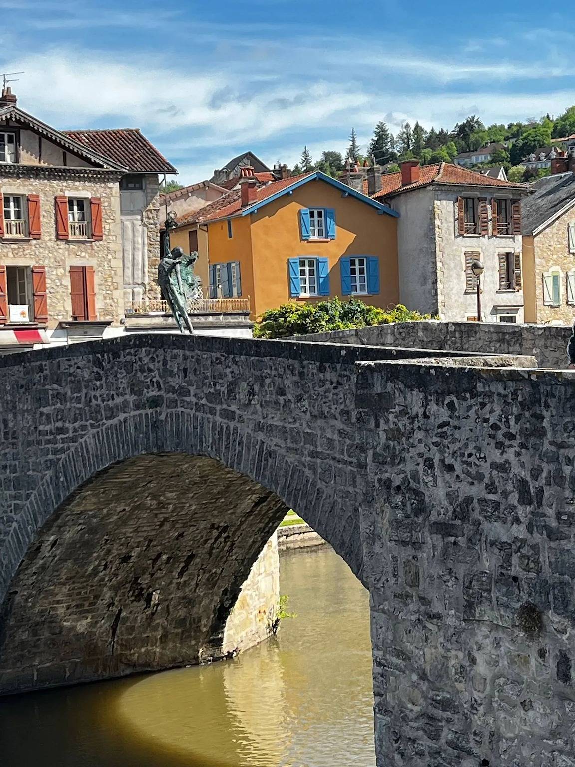 Acogedora Casa en Villefranche-de-Rouergue con Terraza in Villefranche-de-Rouergue, Aveyron (desambiguación)