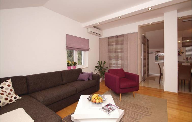 Ganze Ferienwohnung, Gemütliche Ferienwohnung mit Terrasse, WLAN und Parkplatz in Strandnähe in Račišće (Dalmatien), Korcula
