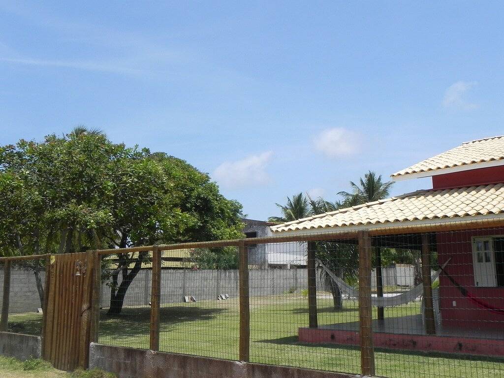 Schönes Haus, 4 Schlafzimmer, 3 Suiten, alle mit Klimaanlage, Pool, 800 m vom Meer entfernt in Camaçari, Linha Verde