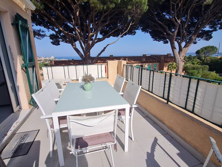 Gîte pour 6 personnes, avec piscine et terrasse dans Plage De La Croisette Sainte Maxime - 3