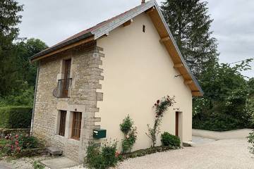 Gîte pour 6 personnes, avec jardin et terrasse à Scey-Maisières