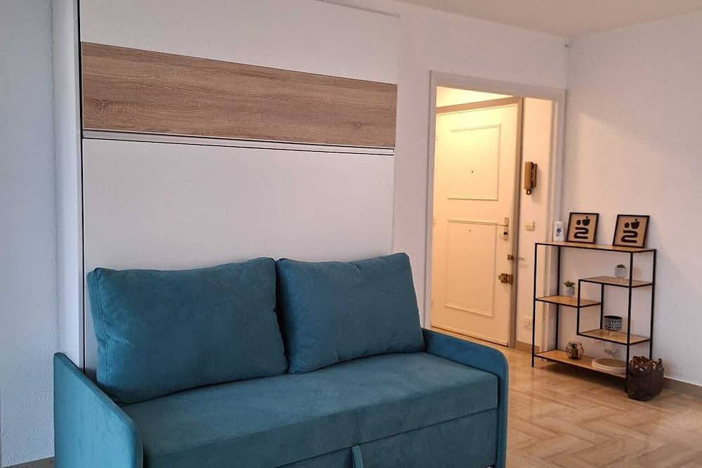Appartement entier, Studio avec piscine au pied de l'Esterel in Mandelieu-la-Napoule, Côte méditerranéenne (France)
