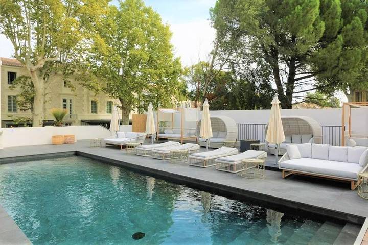 Hôtel pour 8 personnes, avec jardin et piscine, animaux acceptés dans Office De Tourisme Alpilles En Provence
