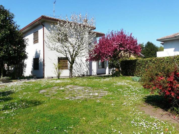 Casa vacanza per 2 persone, con Terrazza e Giardino nonché Panorama a Cassina de' Pecchi