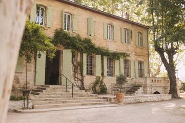 Chambre d’hôte pour 2 personnes, avec terrasse ainsi que jardin et piscine à Avignon