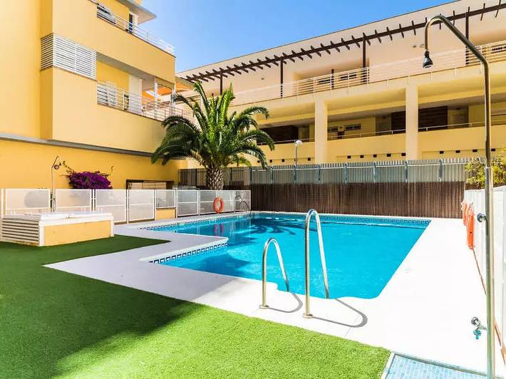 Holiday apartment for 5 people, with pool and balcony - 1