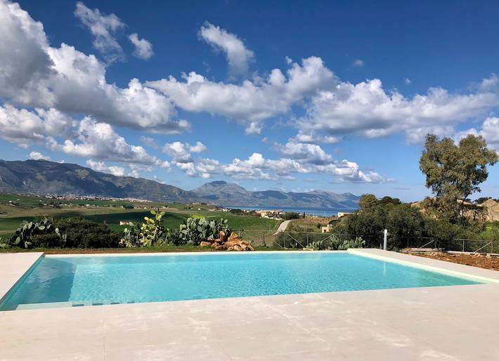 Villa per 10 persone, con balcone e piscina in Partinico