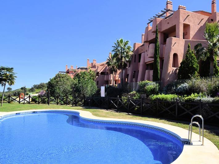 Apartamento para 4 personas, con Balcón y Jardín además de Piscina para niños y Piscina en Ojén