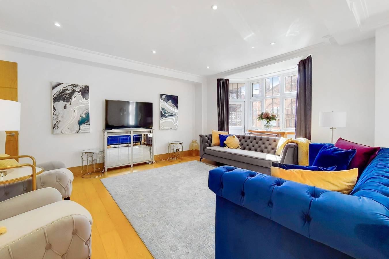 Entire apartment, Super Deluxe 3 Bedroom Apartment Opposite Harrods in London, South East England