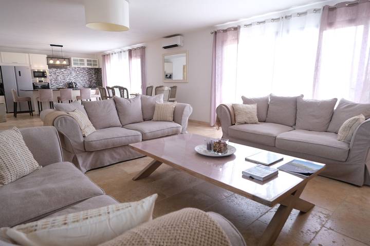 Ferienhaus für 8 Personen, mit Garten in Arles - 3