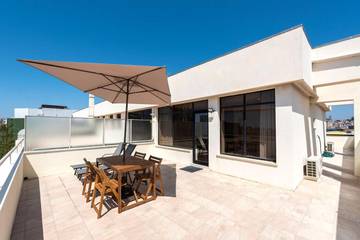 Ferienwohnung für 4 Personen, mit Terrasse und Ausblick in Porto