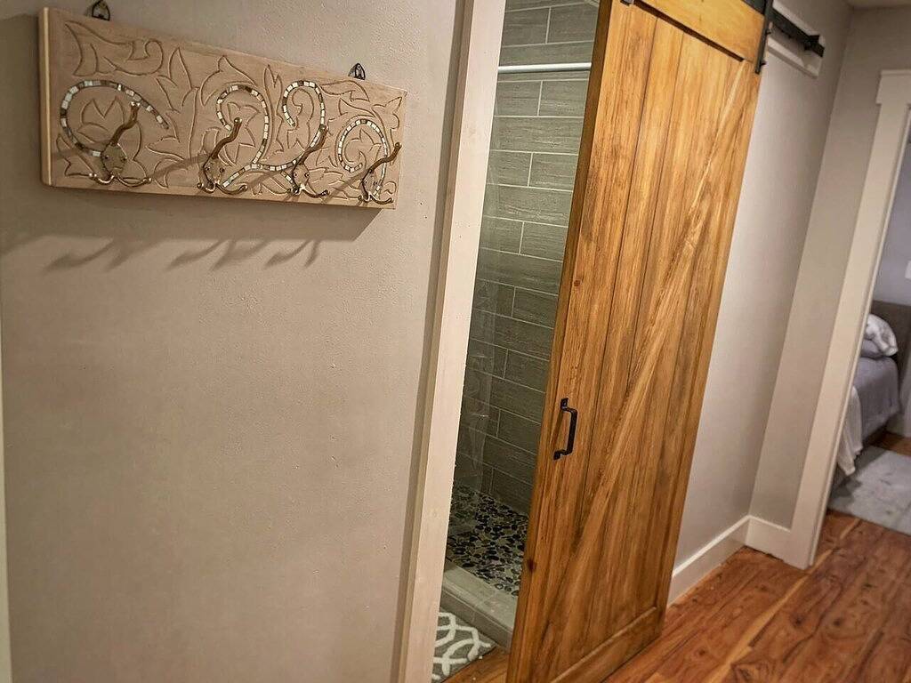 Cozy Blue Bungalow Walk Downtown! Free parking! in Wilmington, New Hanover County