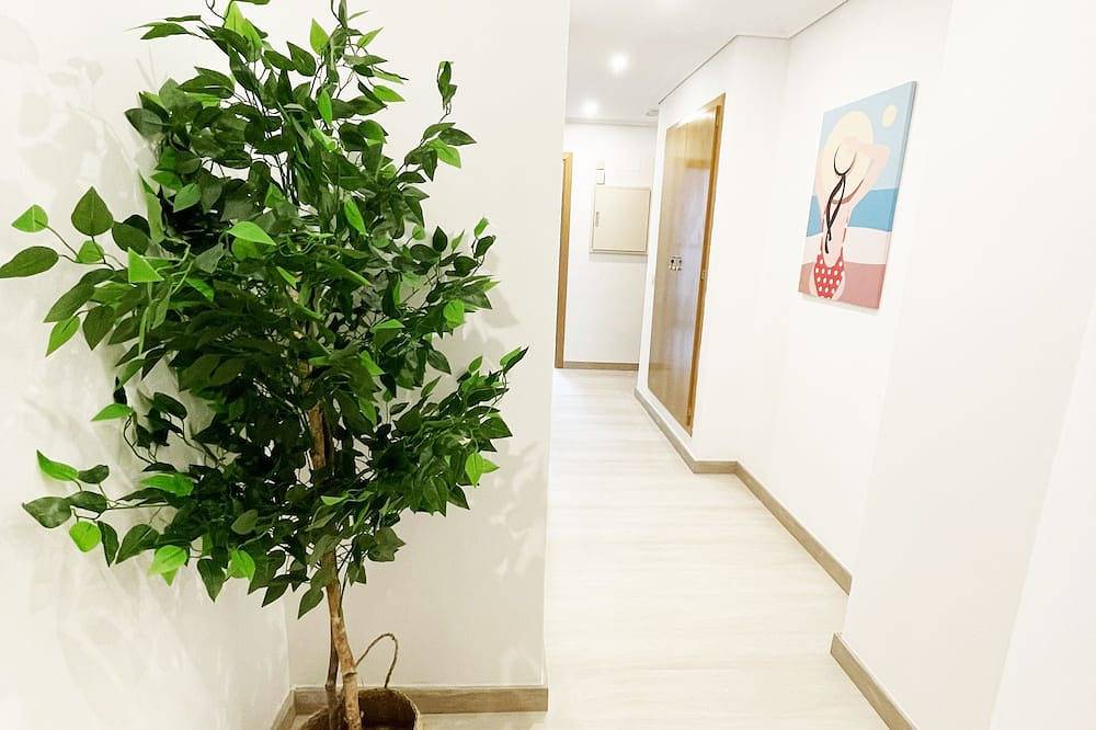 Entire apartment, ¡novedad! Avenida Puente del Pilar in Saragossa, Saragossa Province