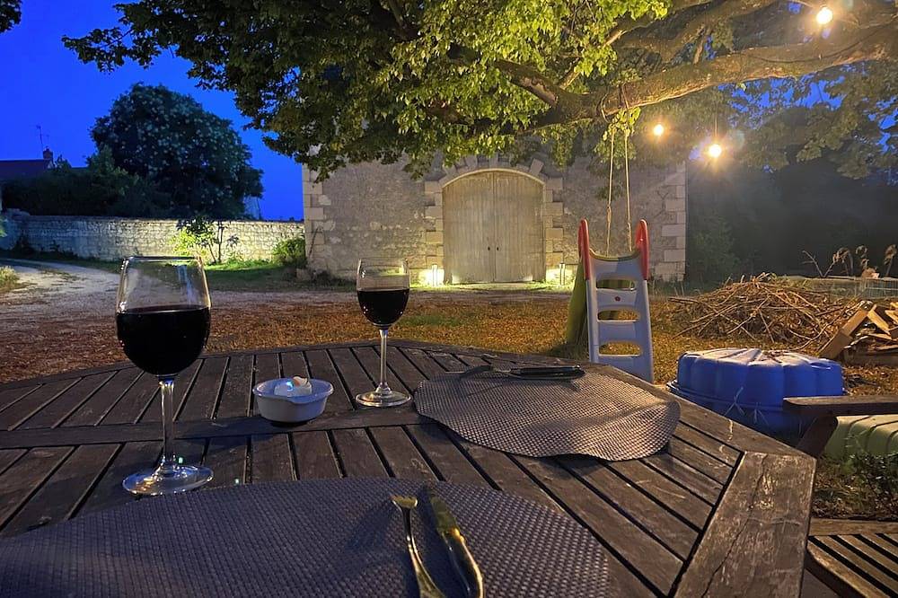 Entire apartment, Enjoyable 2-bedroom apartment in Benais in Benais, Loire Valley