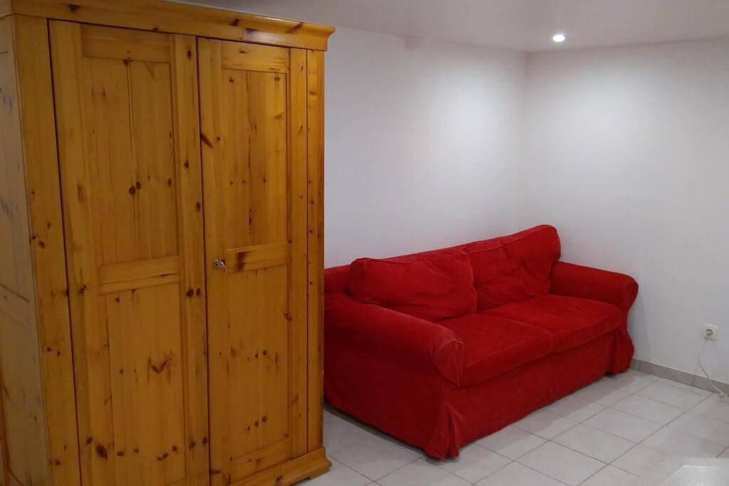 Appartement entier, One-Bedroom Apartment in Épinay-sur-Orge, Essonne