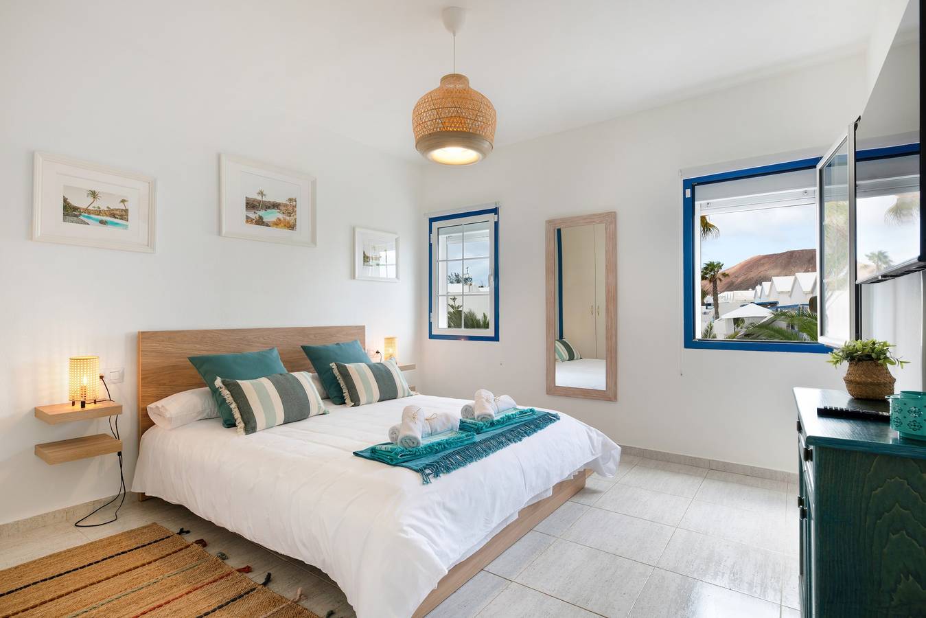 Entire apartment, Vacation Apartment 'Atlantic Soul' with Sea View, Private Terrace and Wi-Fi in Playa Blanca, Yaiza