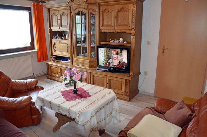 Ferienhaus für 6 Personen, mit Terrasse und Garten sowie Ausblick in Altenkirchen - 3