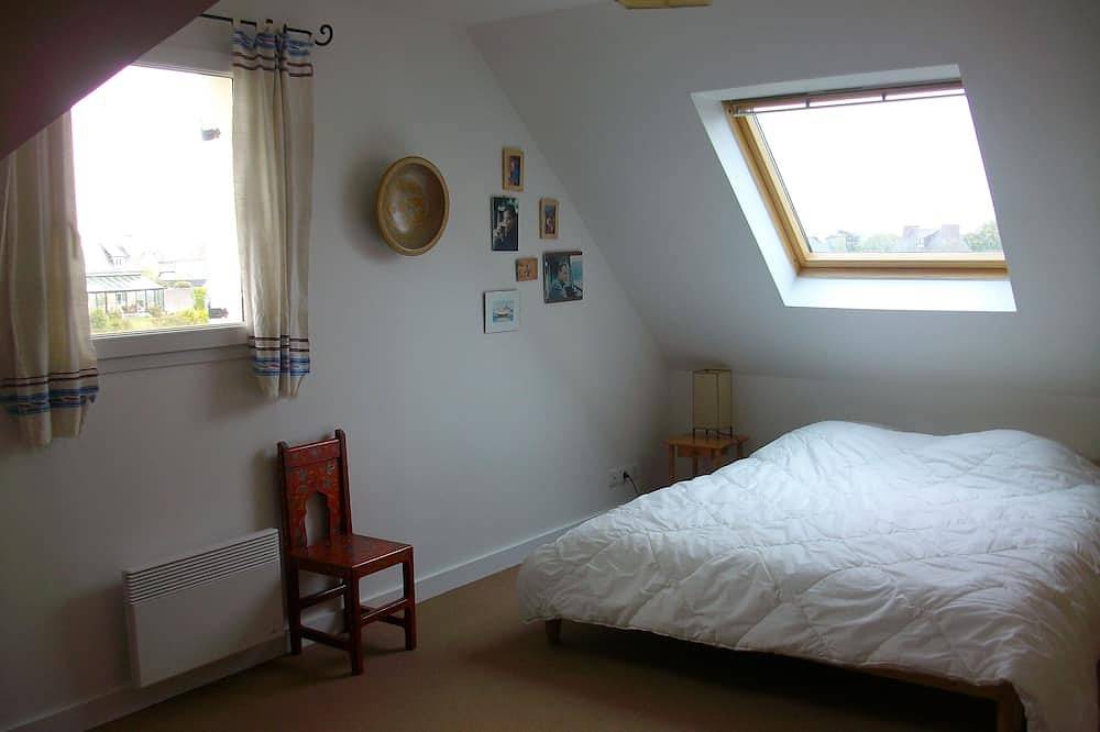 Casa grande y luminosa con jardín orientado al sur cerca de la playa. in Brignogan-Plage, Región de Brest