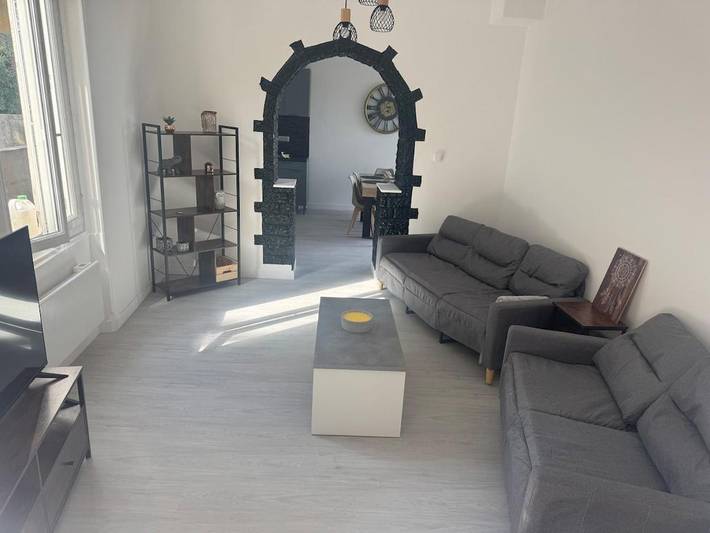Location de vacances pour 10 personnes, avec terrasse et vue à Le Teil