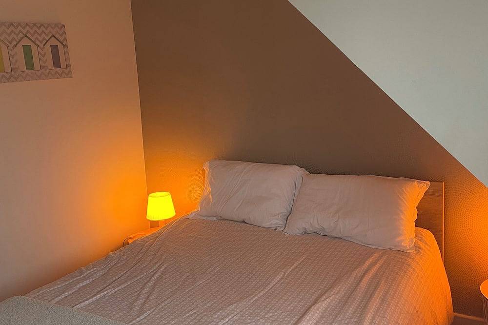 Petite maison de pêcheur à Paimpol au bord de l'eau. in Paimpol, Côte de Goëlo