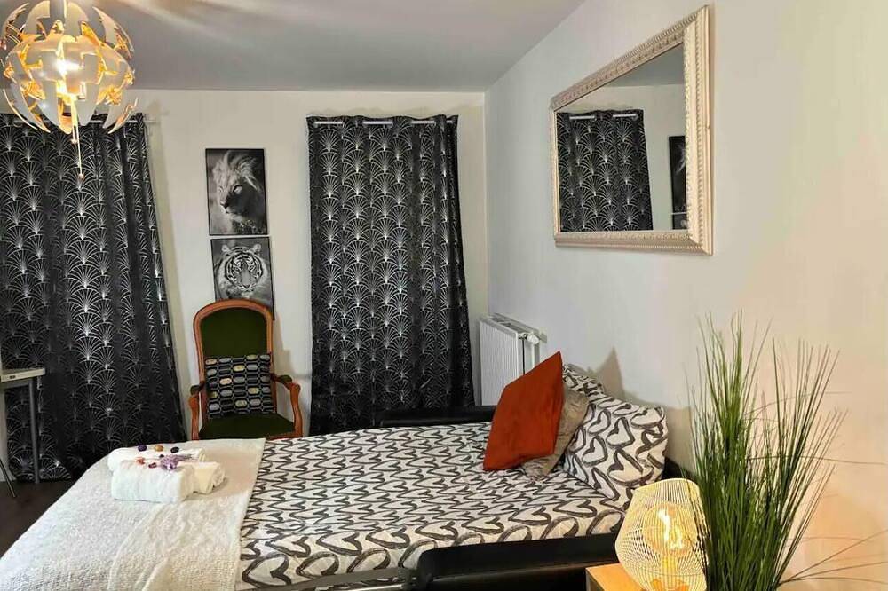 Entire apartment, Cosy Studio 5Km From Paris _ New in Noisy-le-Sec, Seine-Saint-Denis
